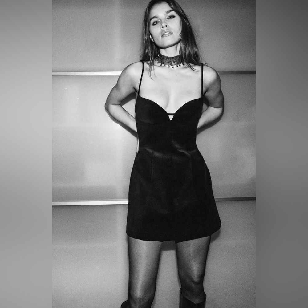 🔥🔥zara  Black Mini velvet Dress